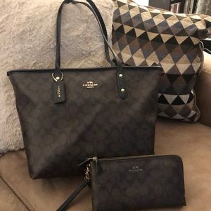 Coach City Zip Tote and Matching Wallet